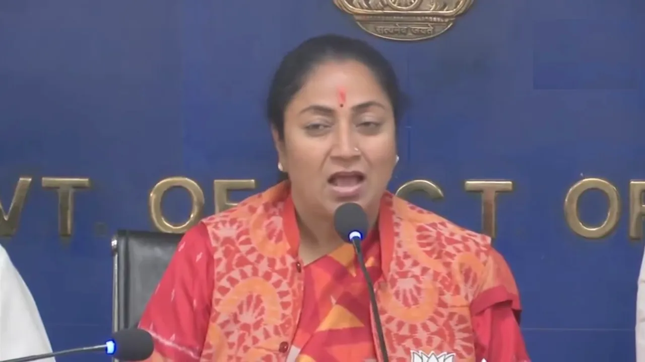 Delhi CM Rekha Gupta addresses the press conference after the first cabinet meeting on Thursday, Feb 20, 2025.