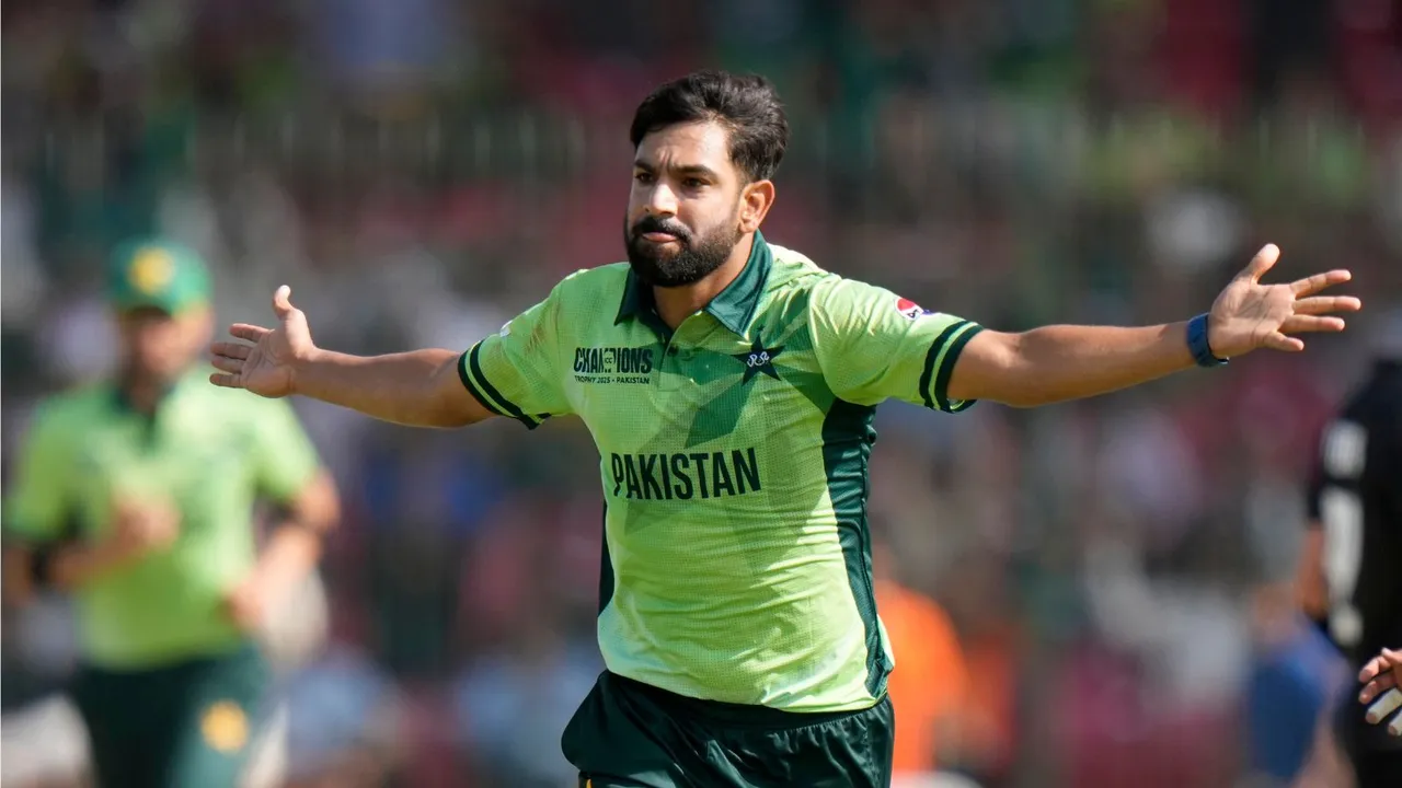 Pakistan fats bowler Harish Rauf image