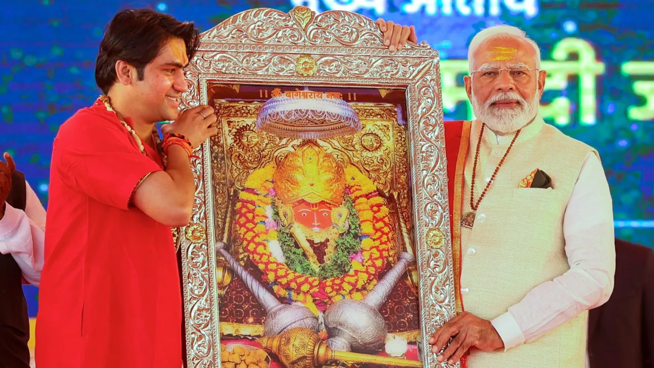 Narendra Modi  with Baba Bagheshwar image