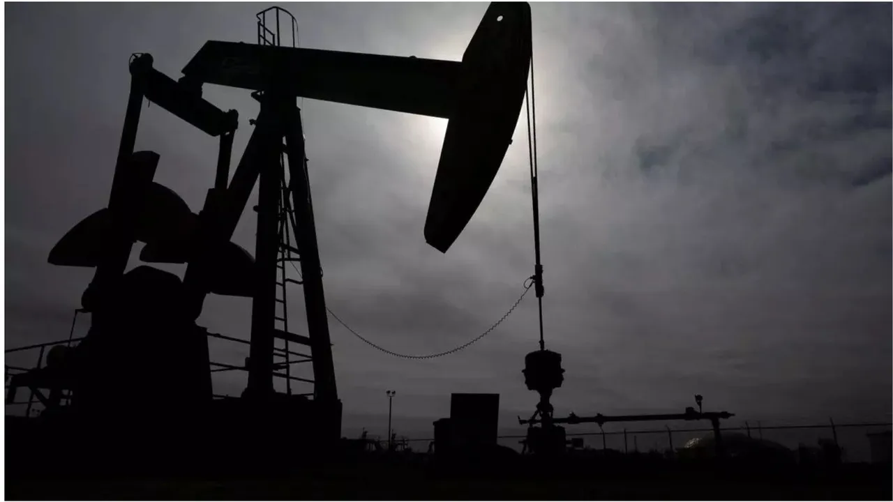 Crude oil image