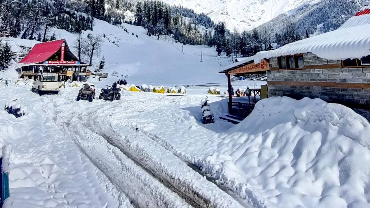 A view of the Solang Nala after fresh snowfall, in Kullu district, Himachal Pradesh.