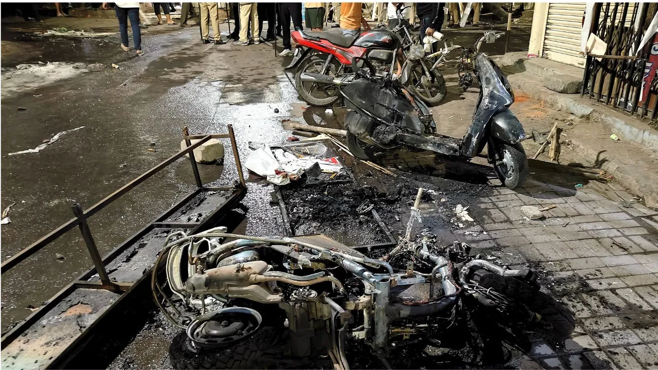 Nagpur violence 3