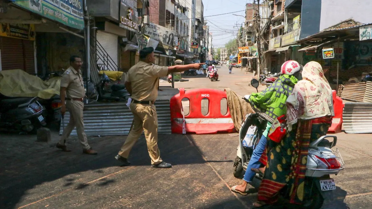 Curfew imposed in Nagpur city after hindu muslim clash