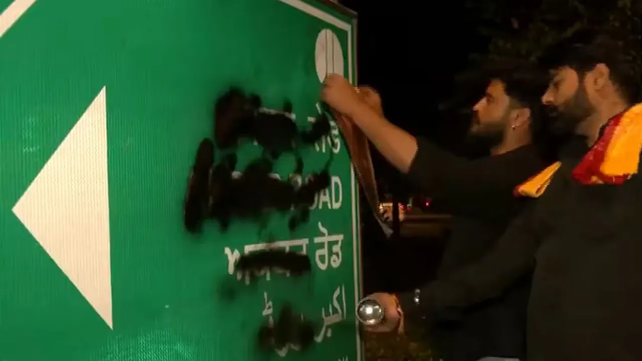 Akbar Road signboard defaced