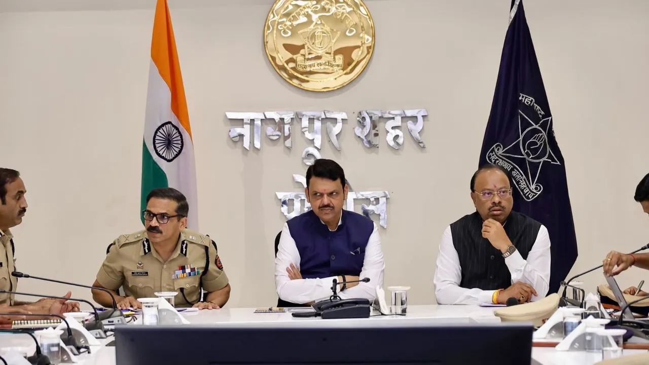 Devendra Fadnavis Nagpur Violence Nagpur Police