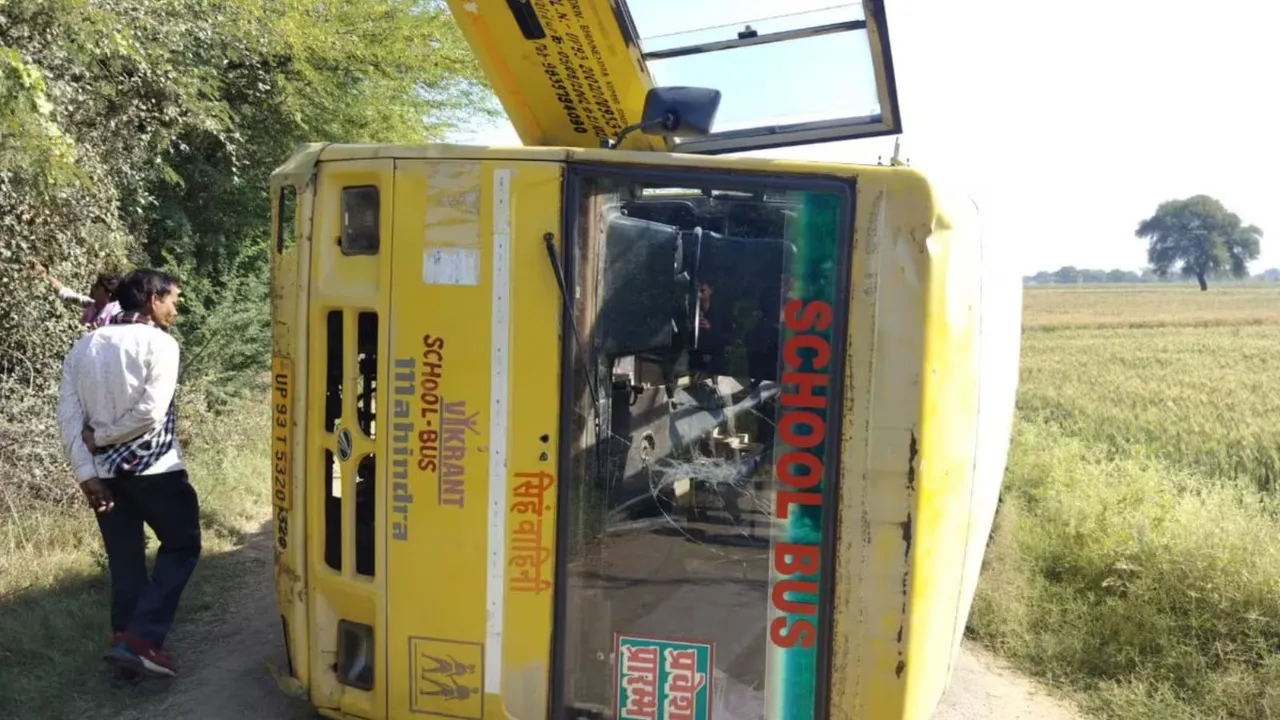Bus overturns in Jhansi