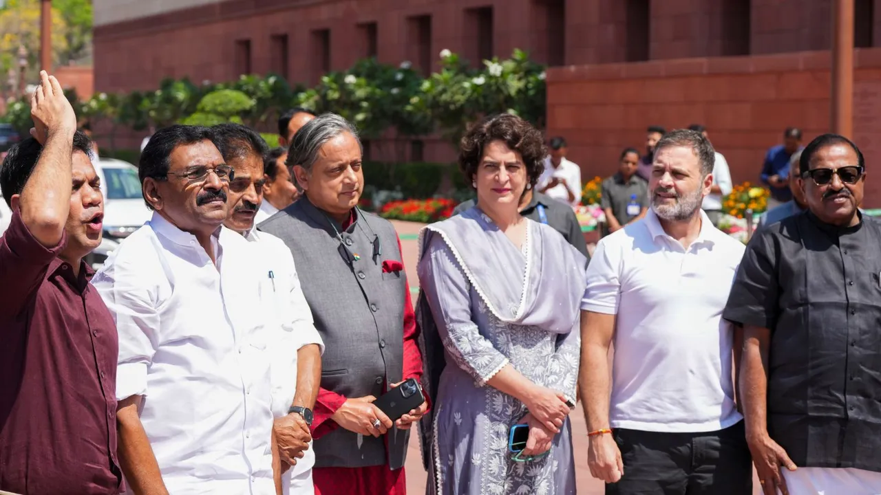 Rahul Gandhi Priyanka Gandhi Shashi Tharoor Kerala Congress MPs