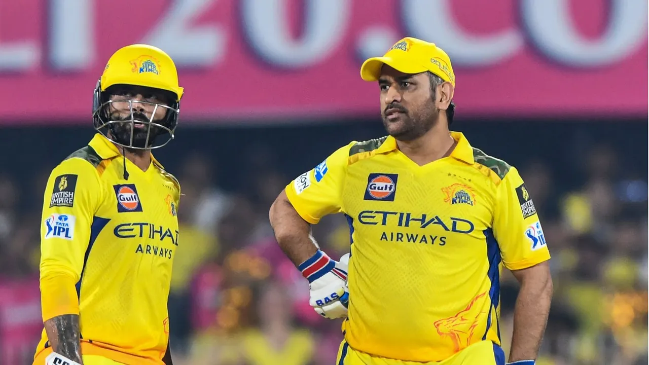 MS Dhoni with Ravindra Jadeja