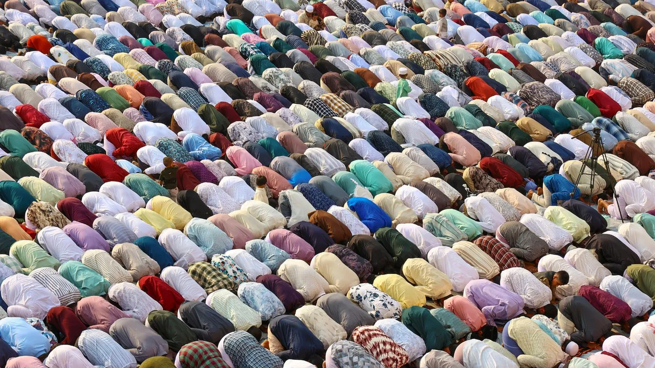 Eid-ul-Fitr Eid Mubarak Friday Namaz Eid Celebrations Eid Image Muslims Eid-al-Fitr