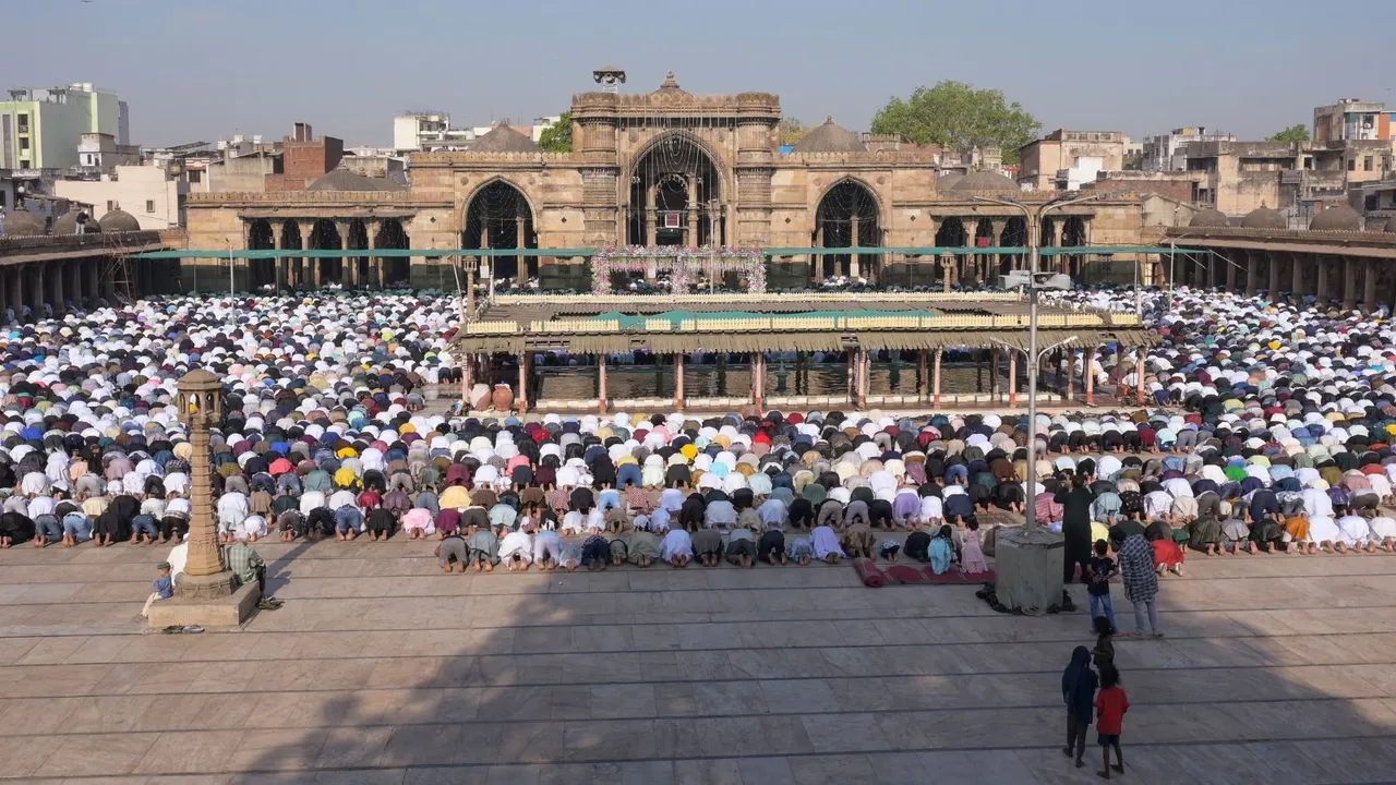 Eid-ul-fitr festival in Ahmedabad Eid Celebrations in Gujarat