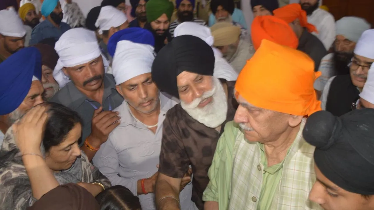 LG Manoj Sinha meets victims of Pahalgam terror attack in Poonch