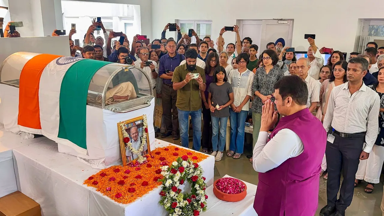 Jayant Narlikar Devendra Fadnavis