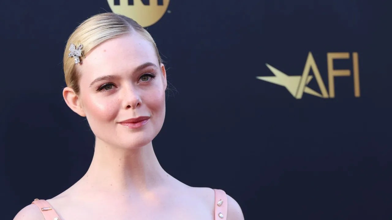 Elle Fanning 