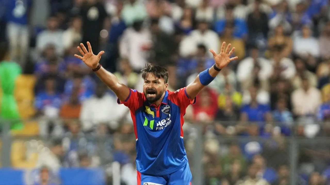 Mukesh Kumar Delhi Capitals