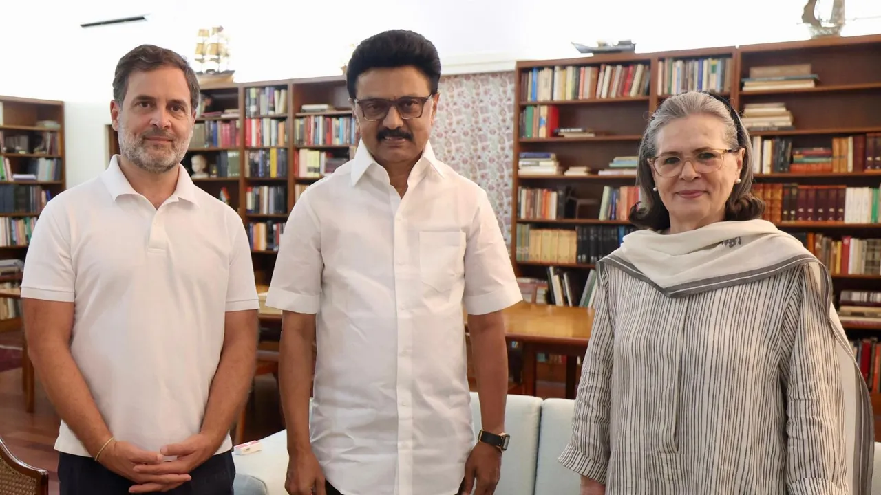 MK Stalin meets Rahul Gandhi along withn Sonia Gandhi image