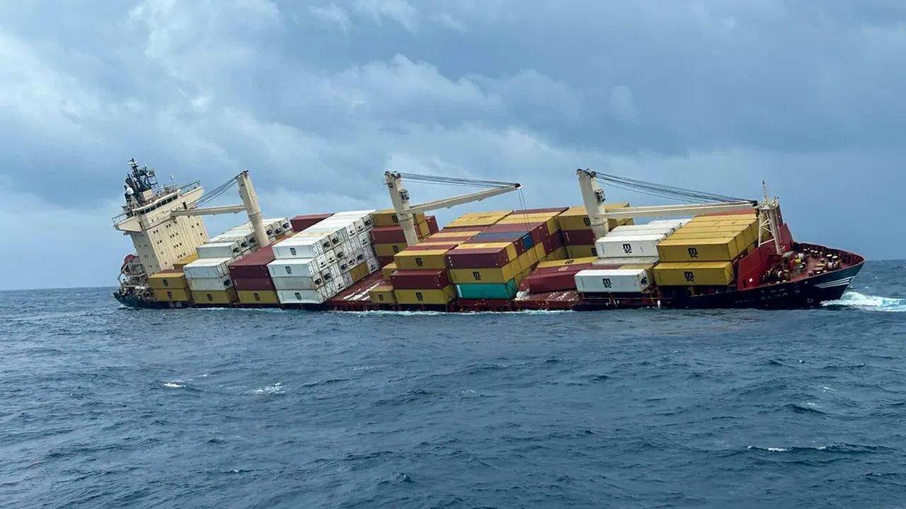 Liberian Ship Sinks in Kerala