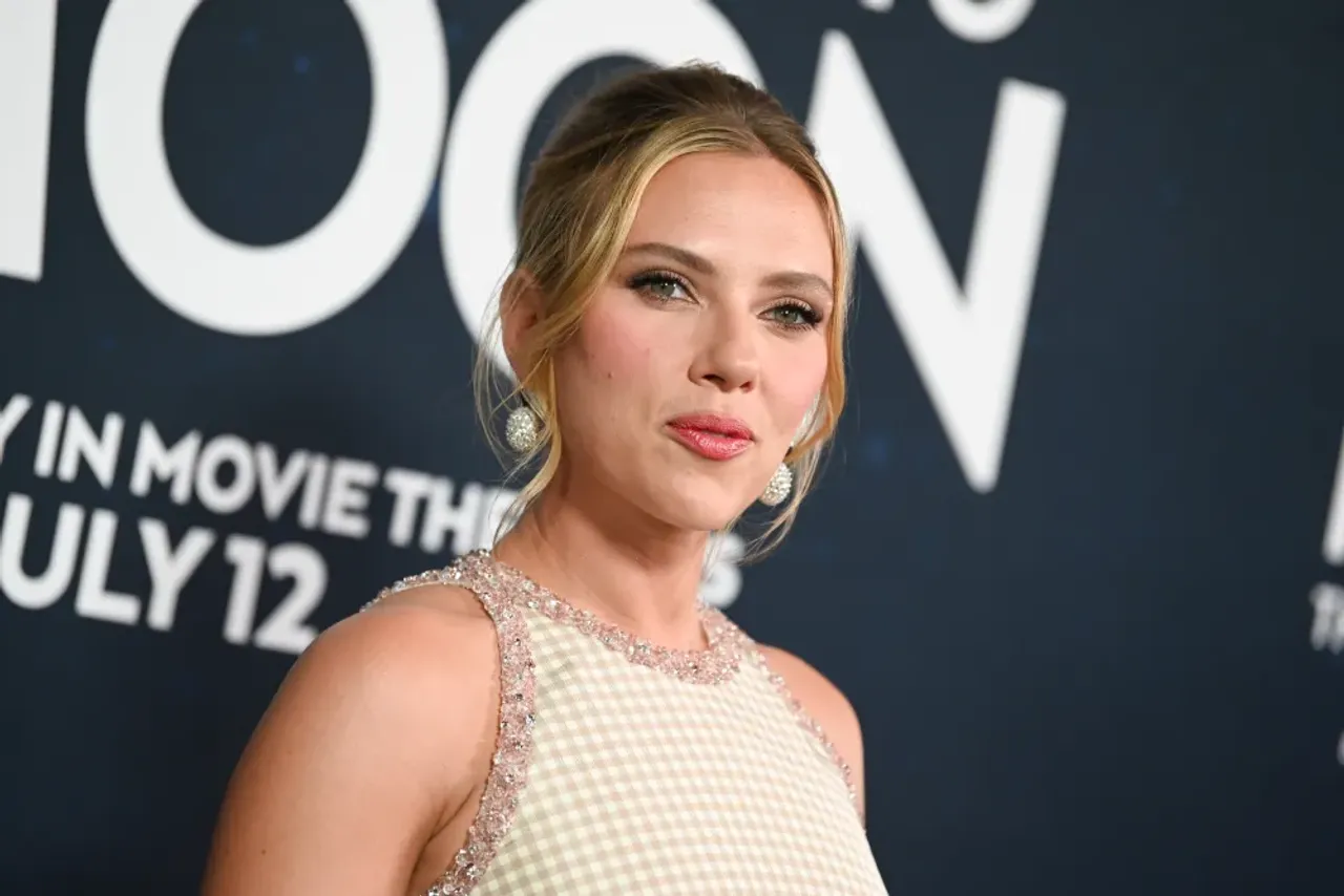 Scarlett Johansson image
