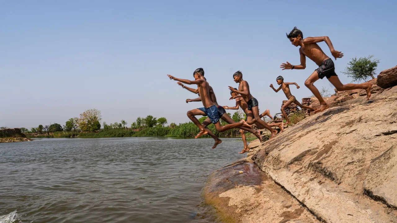 Rajasthan Heatwaves Hot Summer Rajasthan Rains Kids Jumping in River