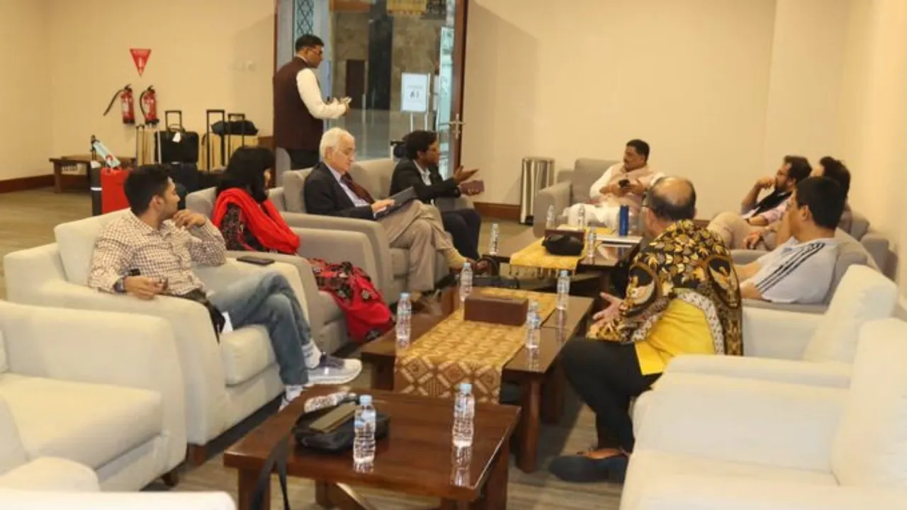 All party delegation arrives in Malaysia