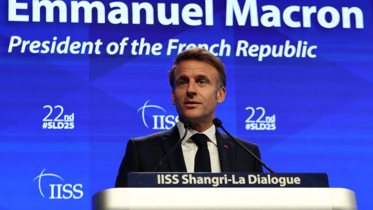 Emmanuel Macron image