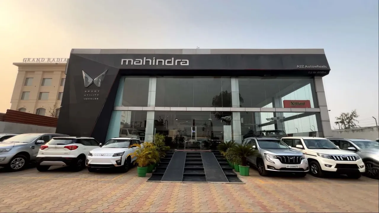 Mahindra showroom image