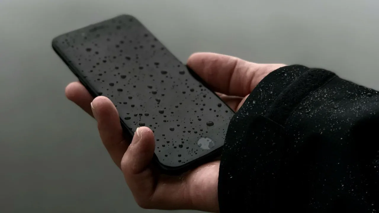 Rain image iPhone image Wet Device Telecom