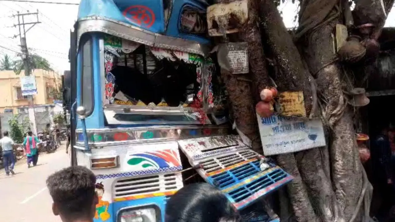Bus accident south praganas
