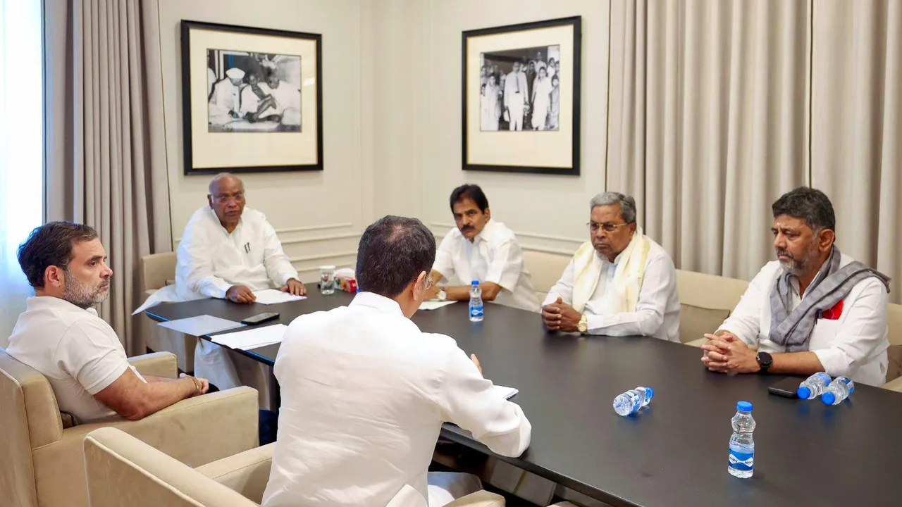 Siddaramaiah D K Shivakumar Rahul Gandhi Karnataka Congress