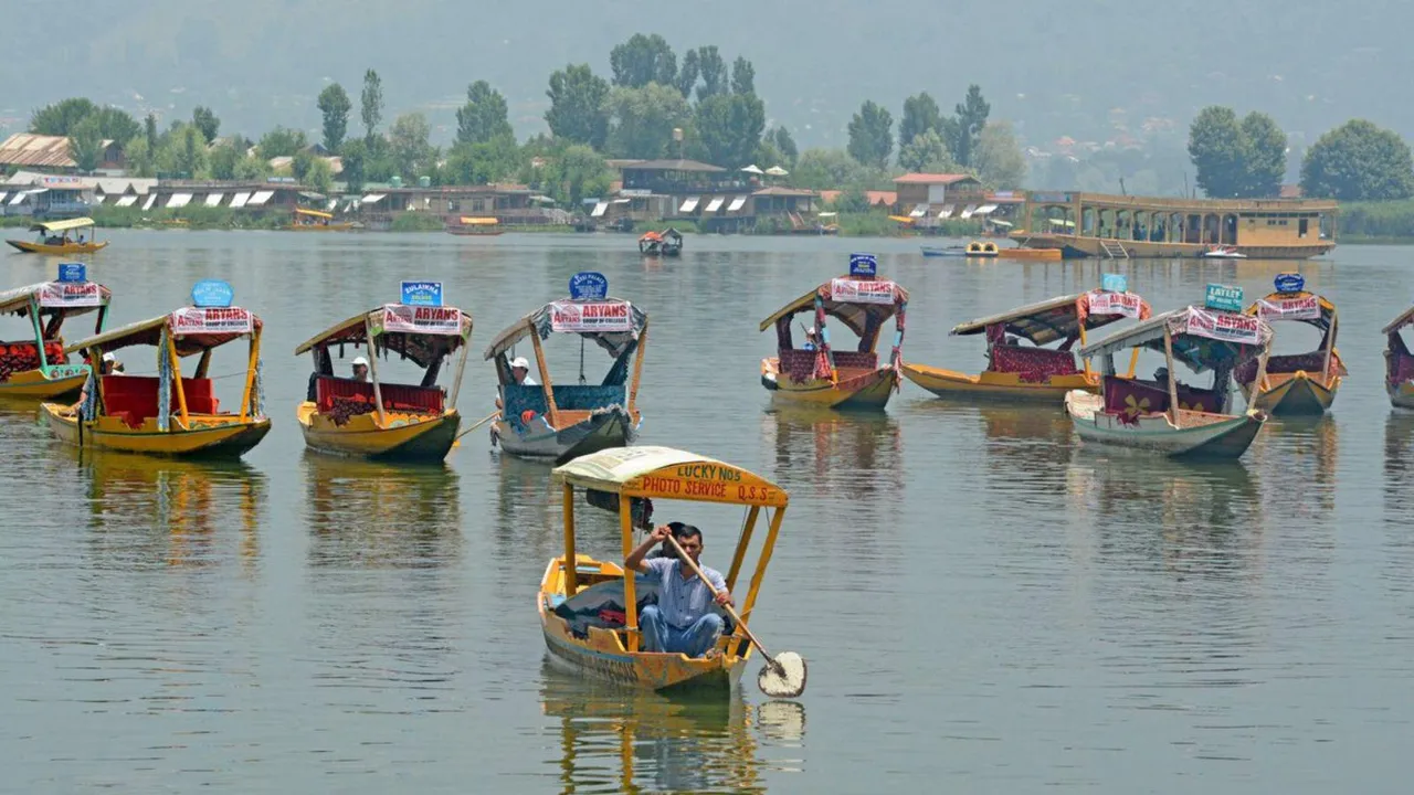 shikara race in jammu and Kashmir