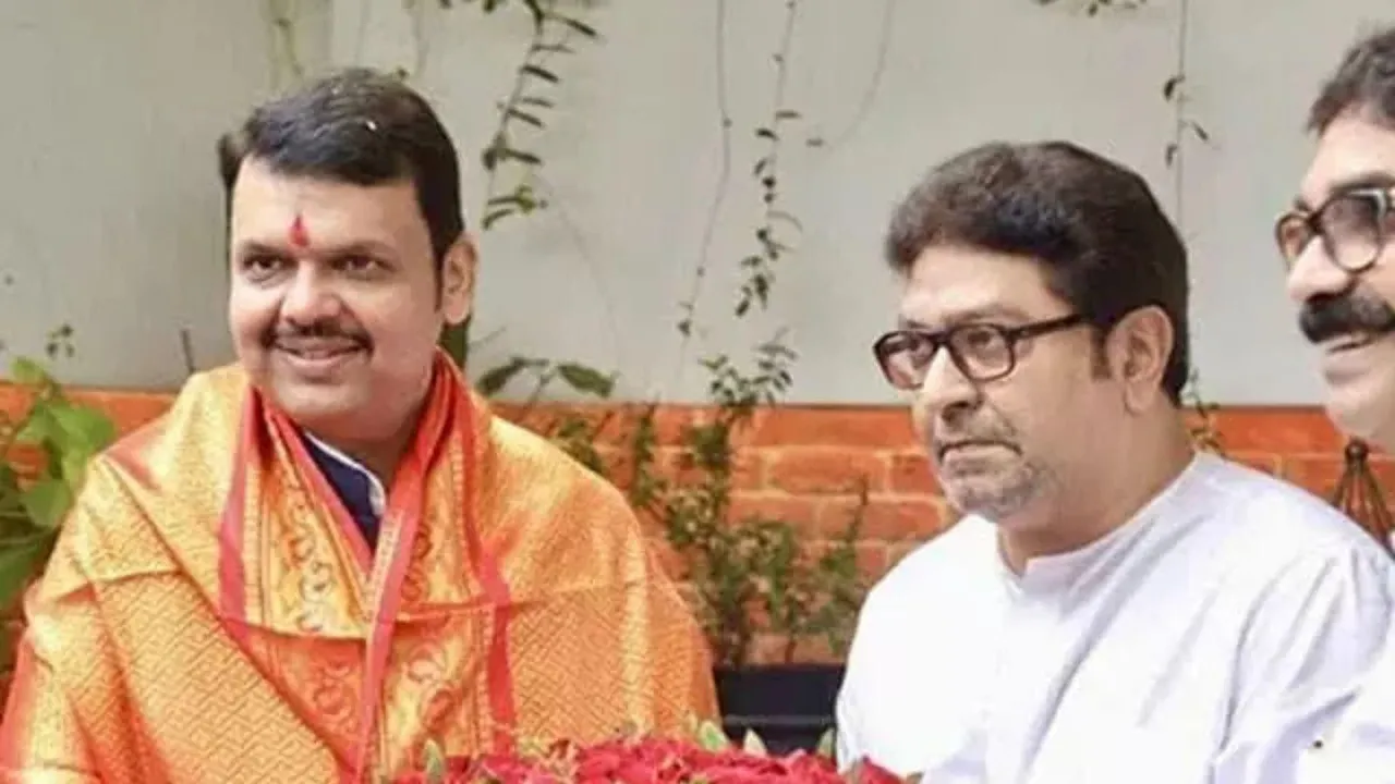 Devendra fadnavis meets Raj Thackeray