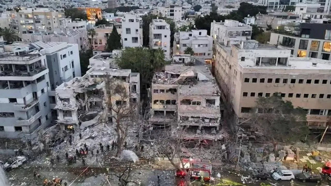 Devastation in Petah Tikva following Iranian missile attack