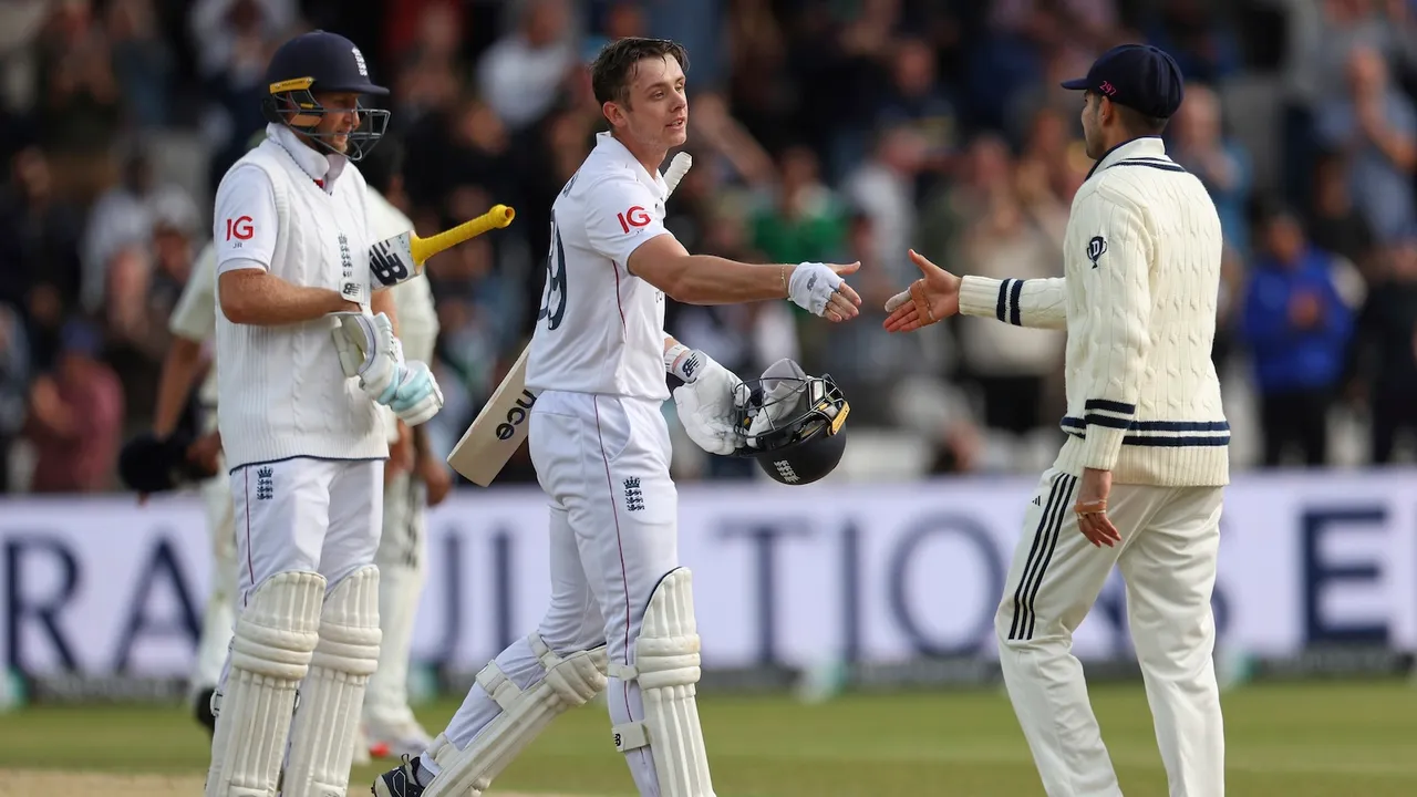 England’s Jamie Smith is greeted by India’s captain Shubman Gill, right, after Englang won the first cricket test match against India at Headingkey in Leeds on Tuesday, June 24, 2025.