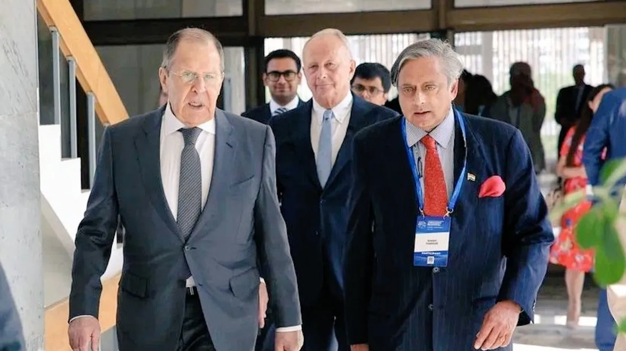 Shashi Tharoor meets Russian Foreign minister Lavrov in Moscow