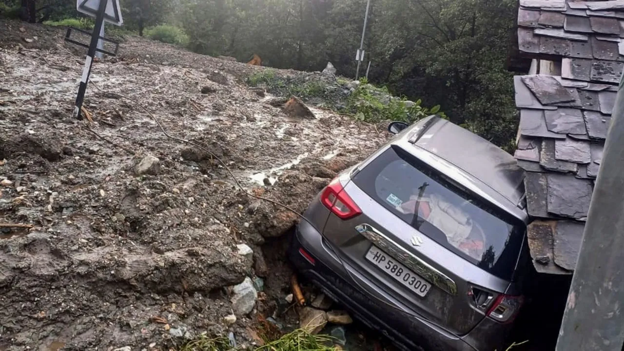 Himachal Flash Floods Cloudburst in Kullu