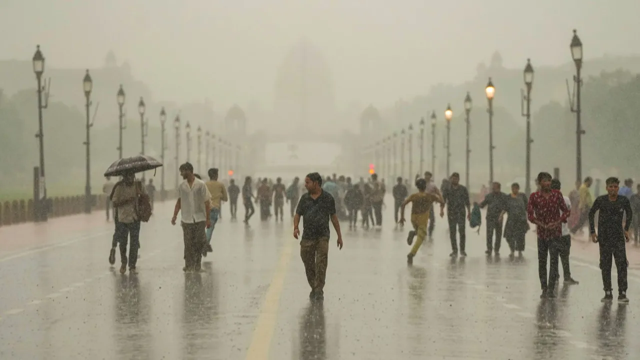 India Gate Delhi Rains Delhi Monsoon