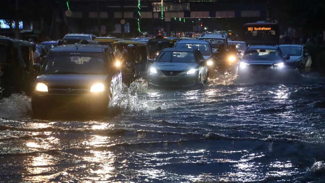 Delhi Waterlogging ITO Delhi Rains