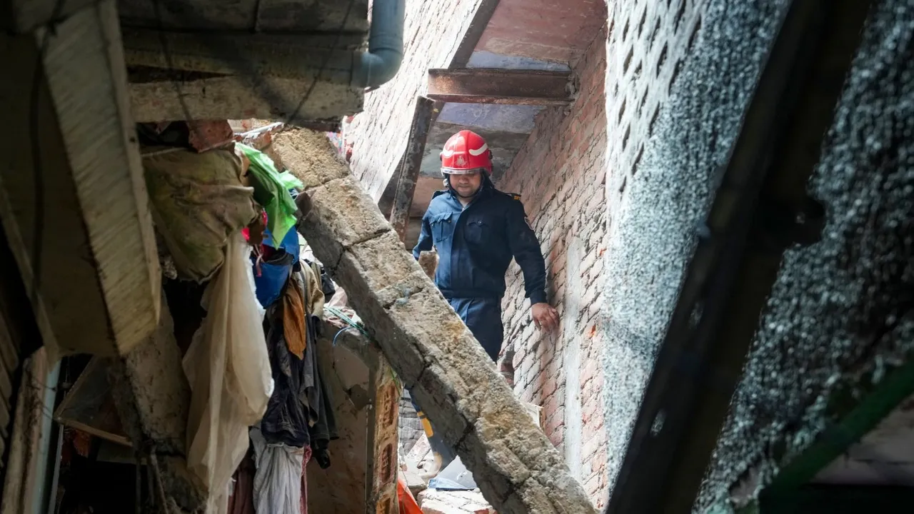 Delhi Building Collapse Welcome Area