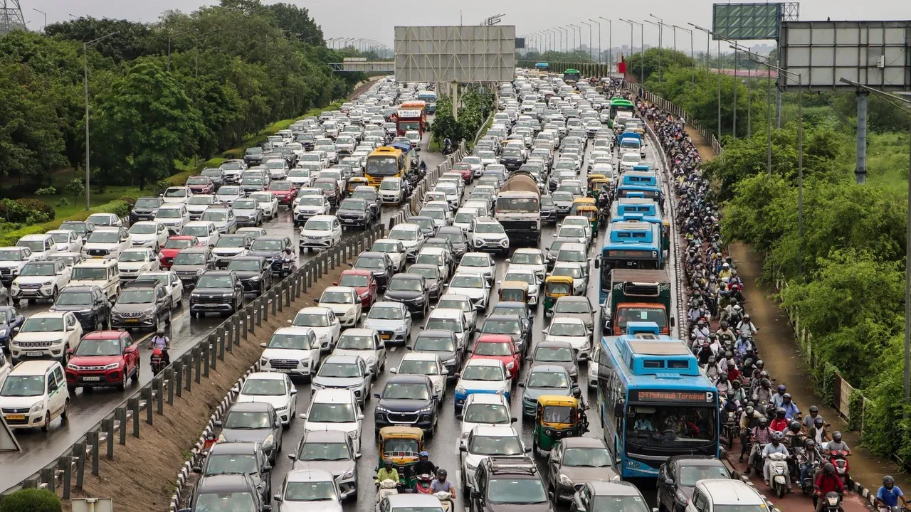 Delhi Traffic Delhi Rains Delhi Waterlogging DND Flyover
