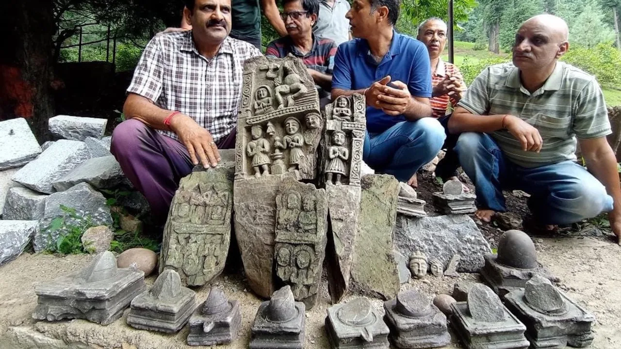 Ancient Hindu idols, including 'Shivlings', were recovered at Karkoot Nag in the Salia area of Aishmuqam in Anantnag district