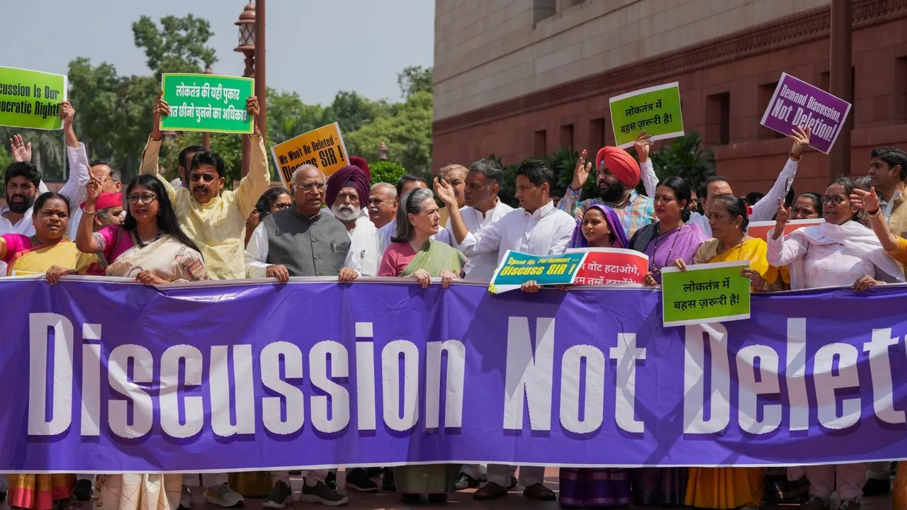 Mallikarjun Kharge Sonia Gandhi Bihar SIR Protest