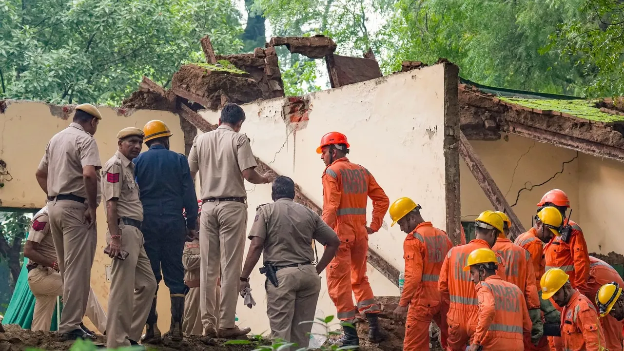Humayun's Tomb Wall Collapse