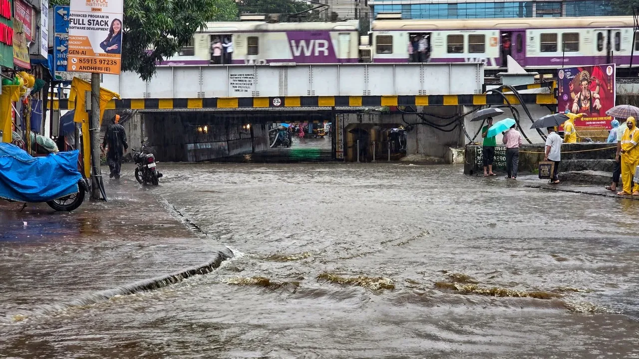Mumbai Rains Mumbai Waterlogging Andheri Mumbai Local
