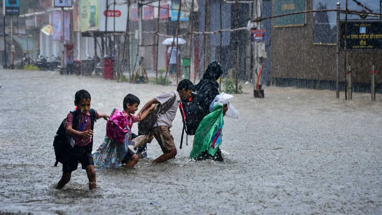 Mumbai Schools Closed Mumbai Rains