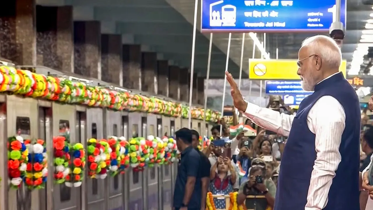 Narendra Modi Kolkata Metro