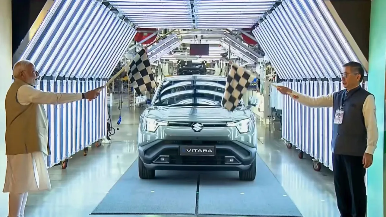 Toshihiro Suzuki Narendra Modi Maruti Suzuki e-Vitara