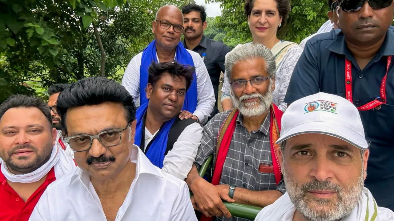 M K Stalin Rahul Gandhi Selfie