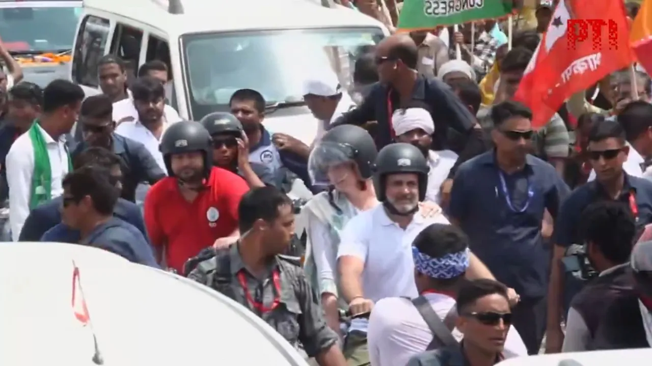 Rahul Gandhi Priyanka Gandhi Muzaffarpur