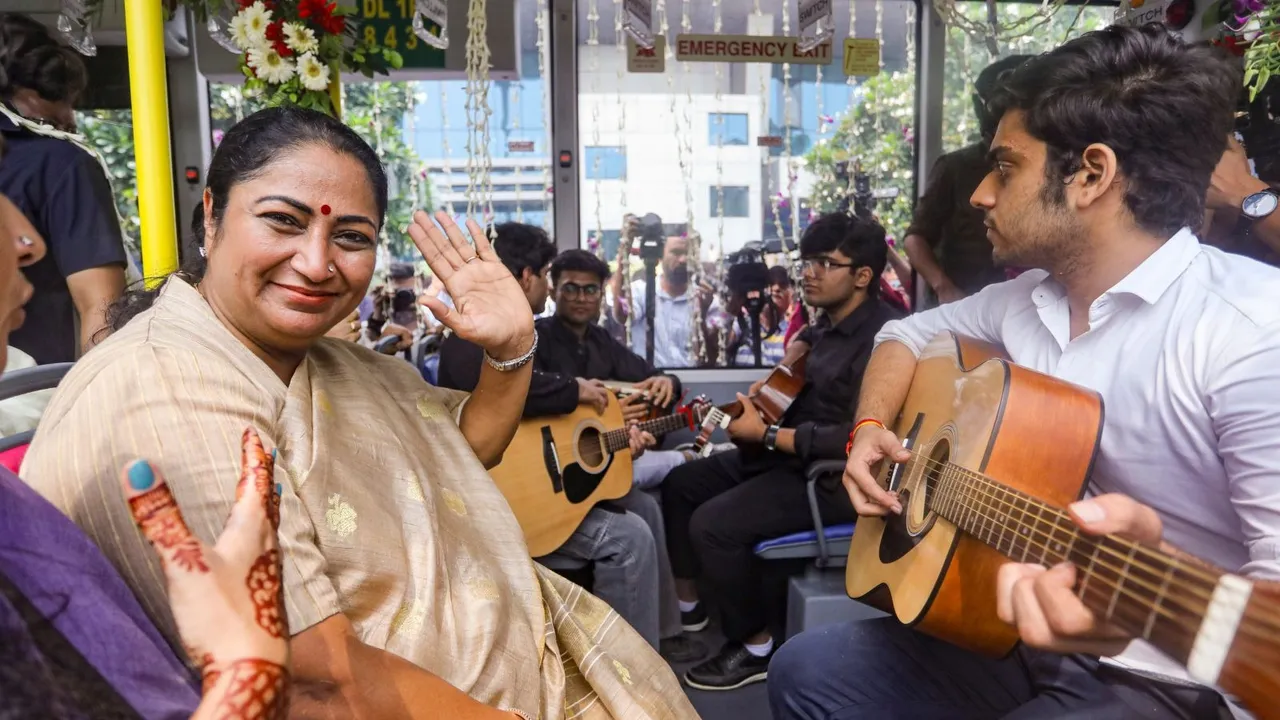 Delhi’s U-Special buses Rekha Gupta
