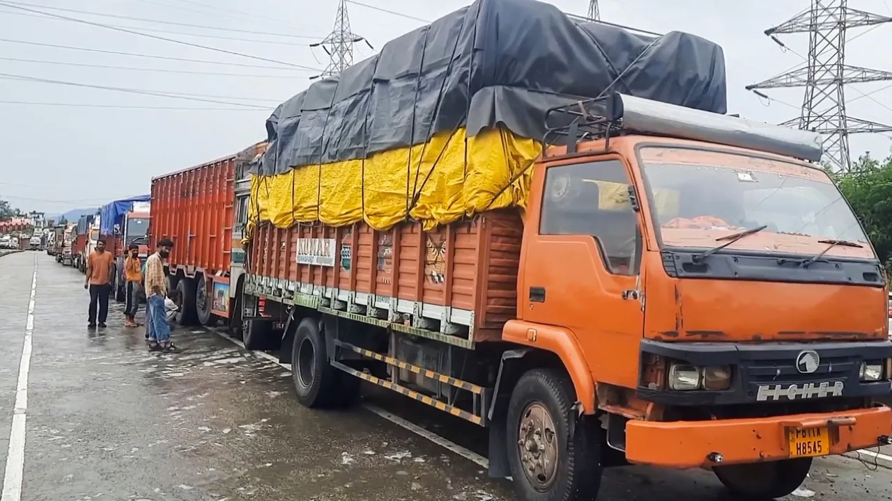 Jammu-Srinagar National Highway Blocked