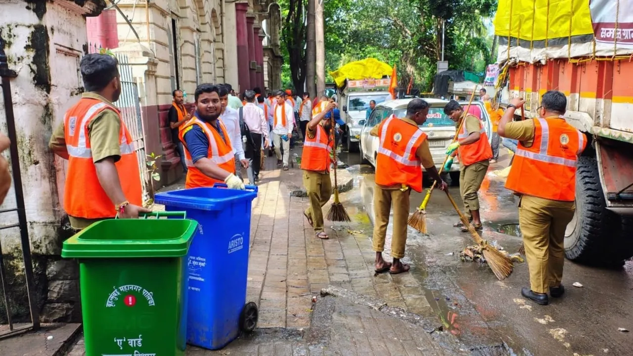 Azad Maidan Garbage
